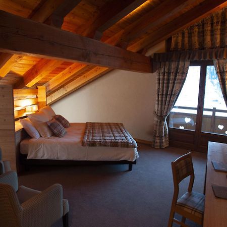 La Madonnina Del Gran Paradiso Wellness Hotel Когне Екстериор снимка