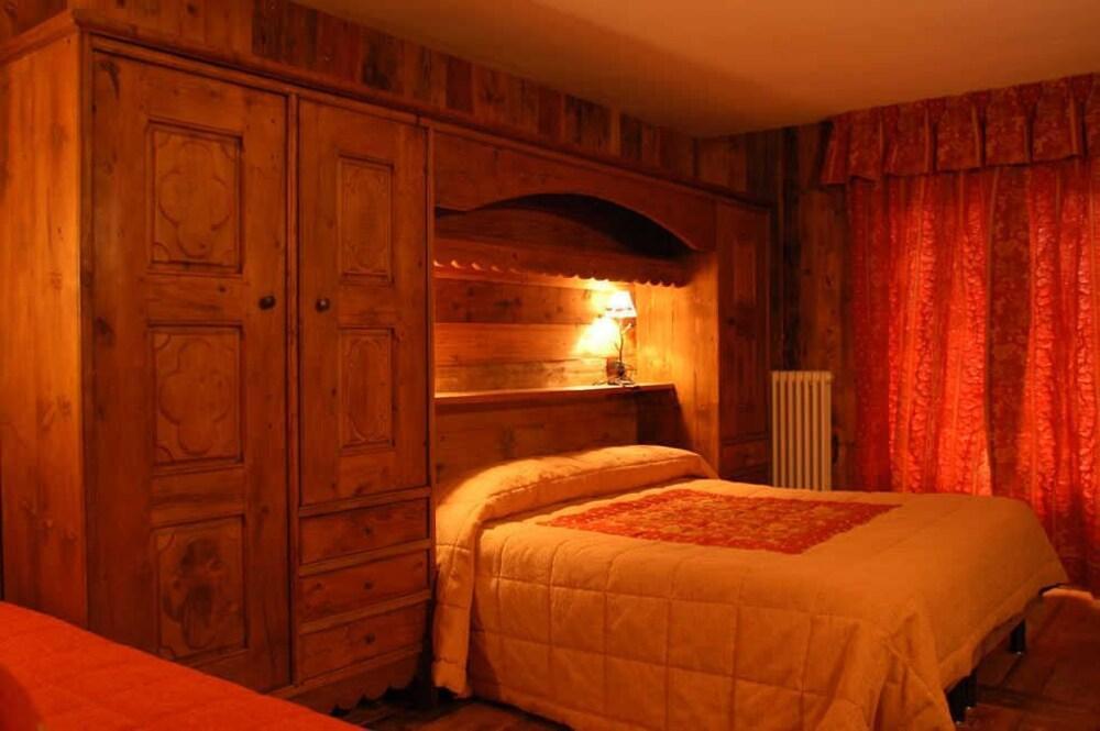 La Madonnina Del Gran Paradiso Wellness Hotel Когне Екстериор снимка