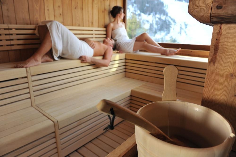 La Madonnina Del Gran Paradiso Wellness Hotel Когне Екстериор снимка