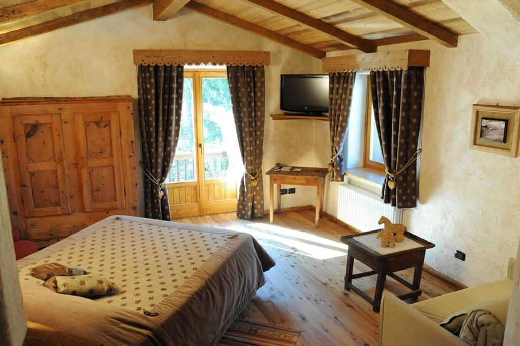 La Madonnina Del Gran Paradiso Wellness Hotel Когне Екстериор снимка