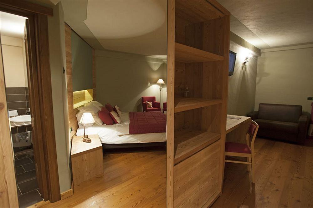 La Madonnina Del Gran Paradiso Wellness Hotel Когне Екстериор снимка