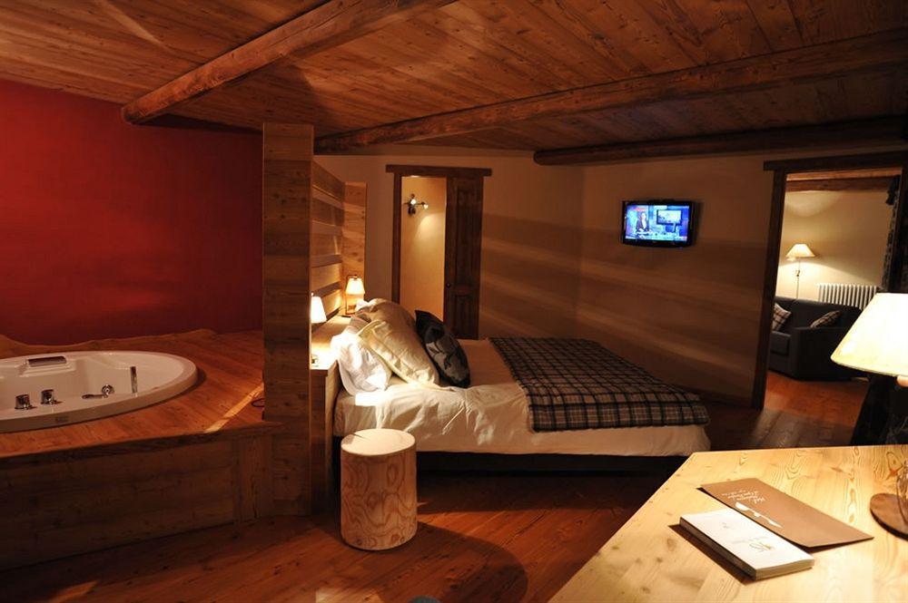 La Madonnina Del Gran Paradiso Wellness Hotel Когне Екстериор снимка