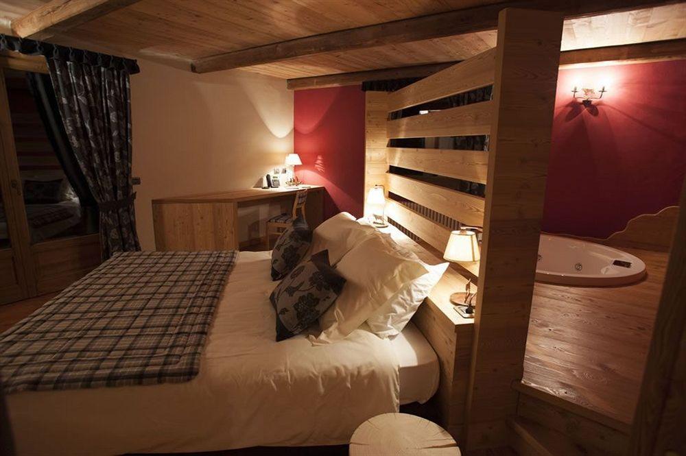 La Madonnina Del Gran Paradiso Wellness Hotel Когне Екстериор снимка